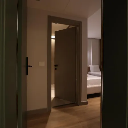 Hotel Amber Village *