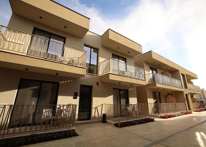 Ξενοδοχείο Amber Village *